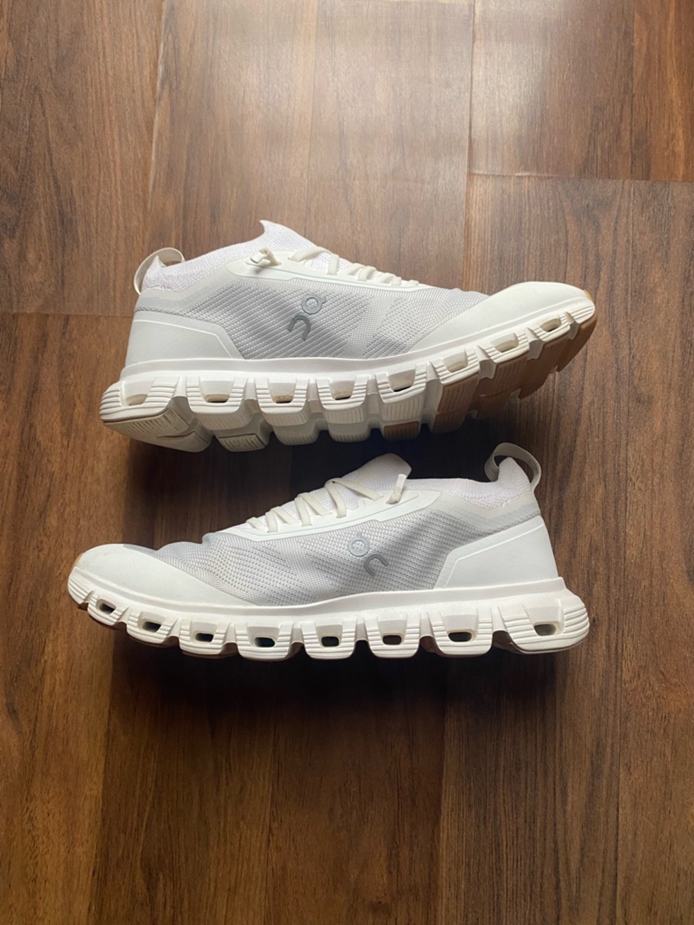 On Running Cloud Running Shoes - Women White